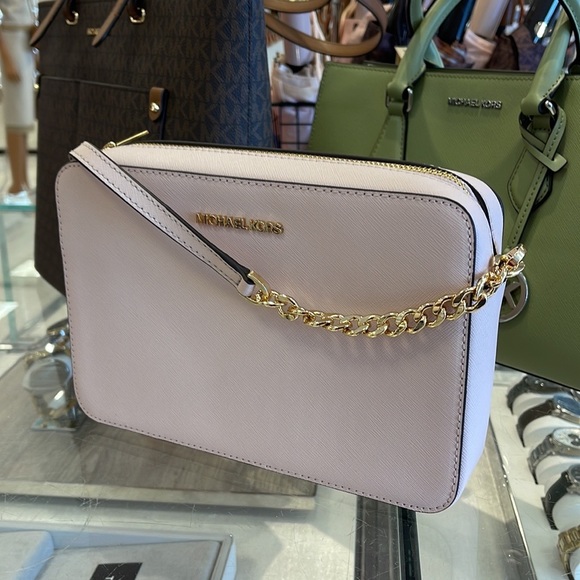Michael Kors Jet Set Item Large East West Zip Crossbody Leather Powder Blush
NWT - Picture 2 of 16